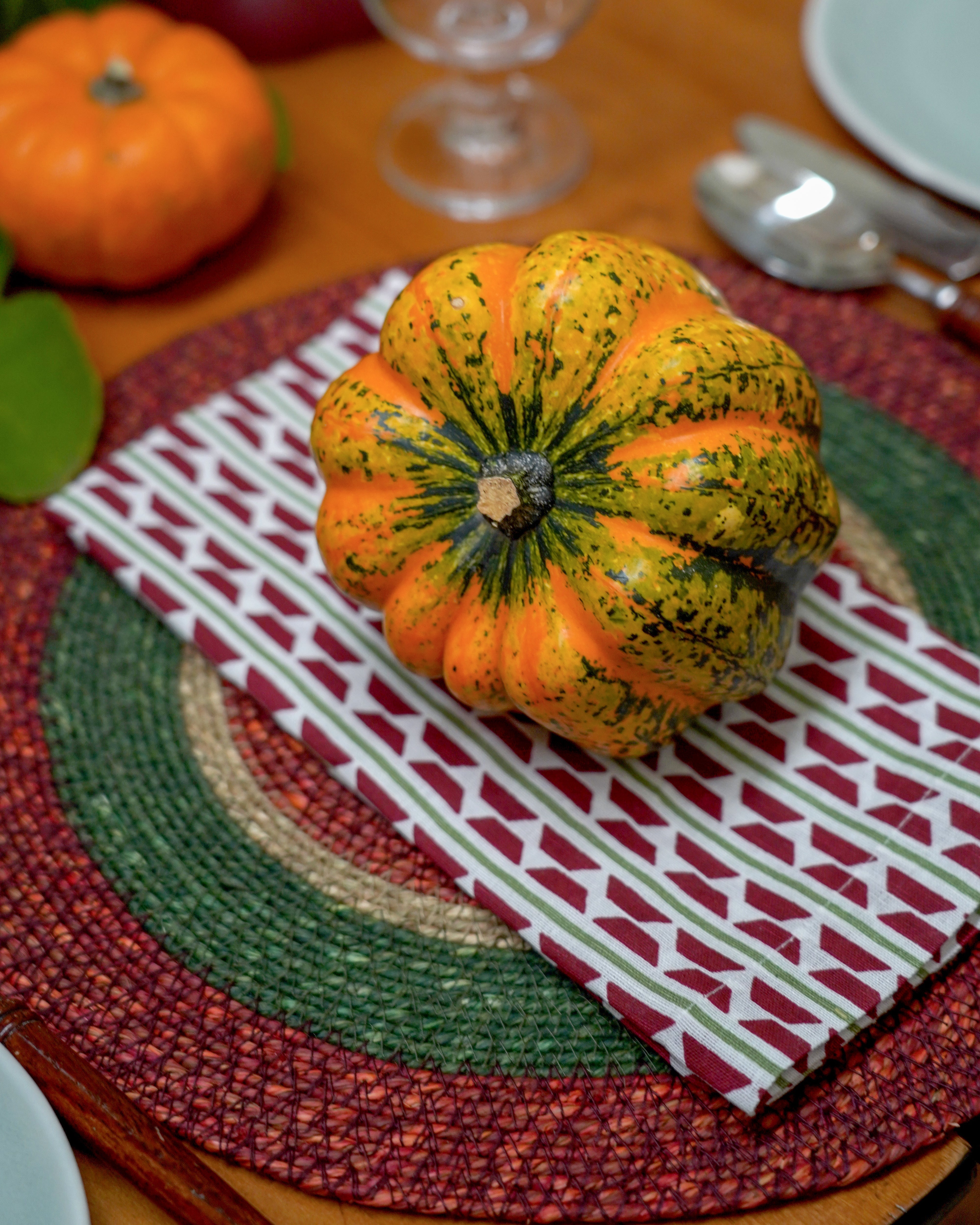 Turn Your Table into an Autumn Masterpiece - Effortlessly!