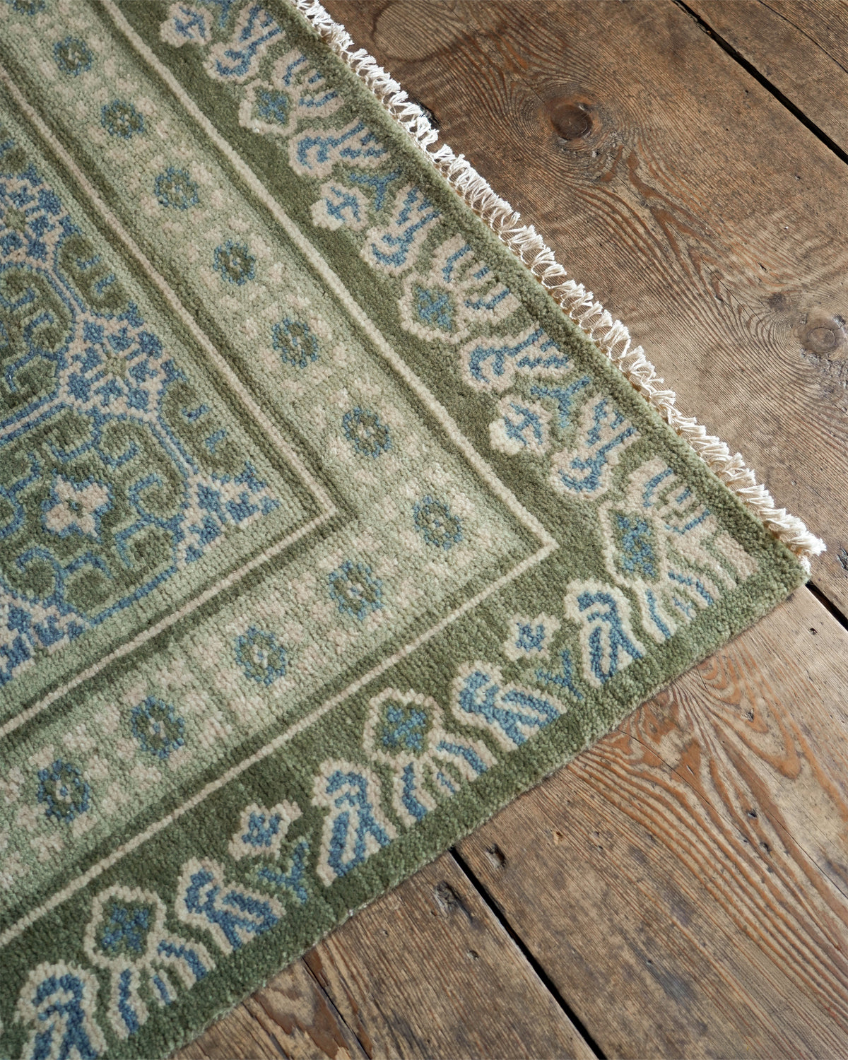 Nayla Hand Knotted Rug - Green/Blue