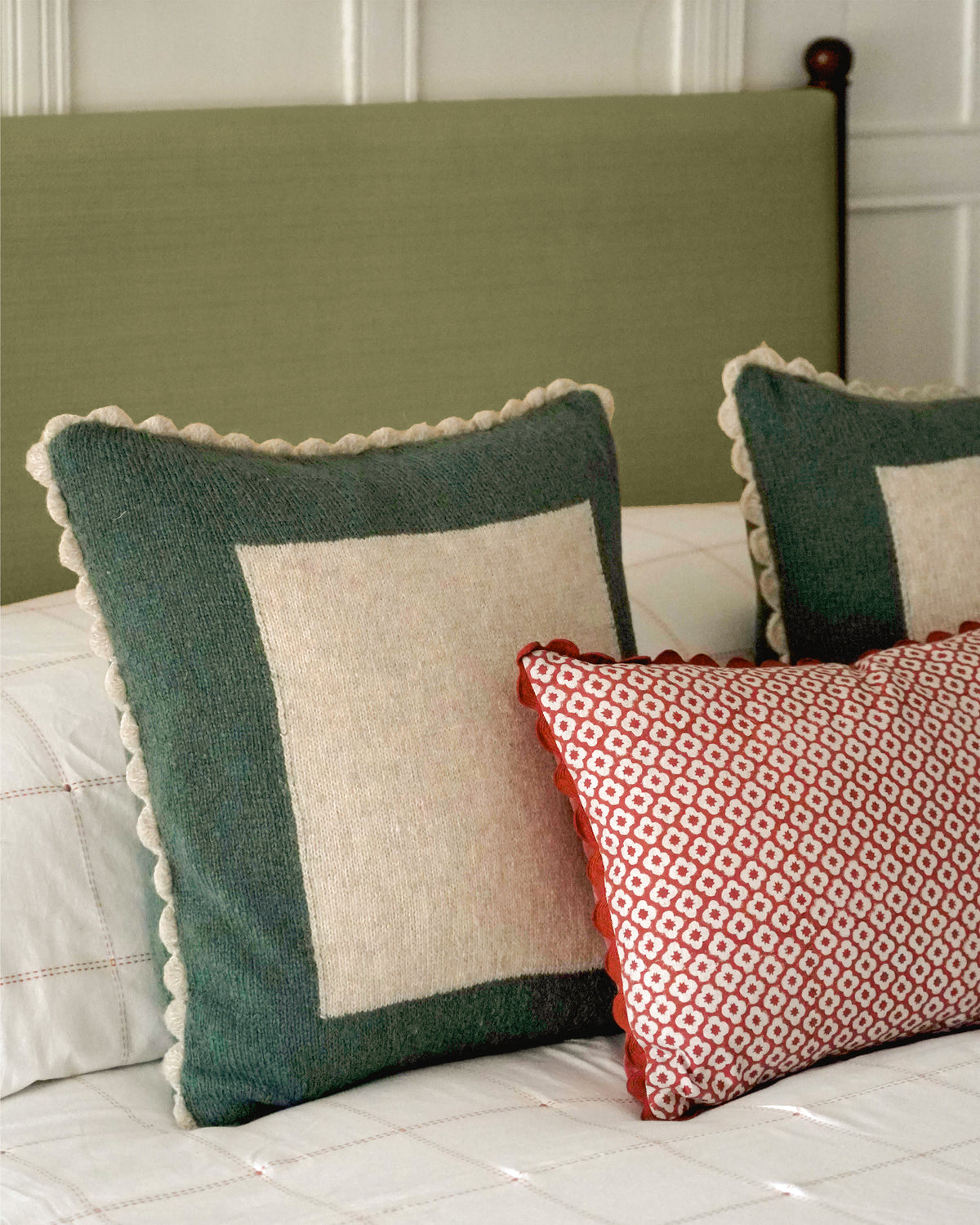 Bordered Knitted Cushion Cover - Green