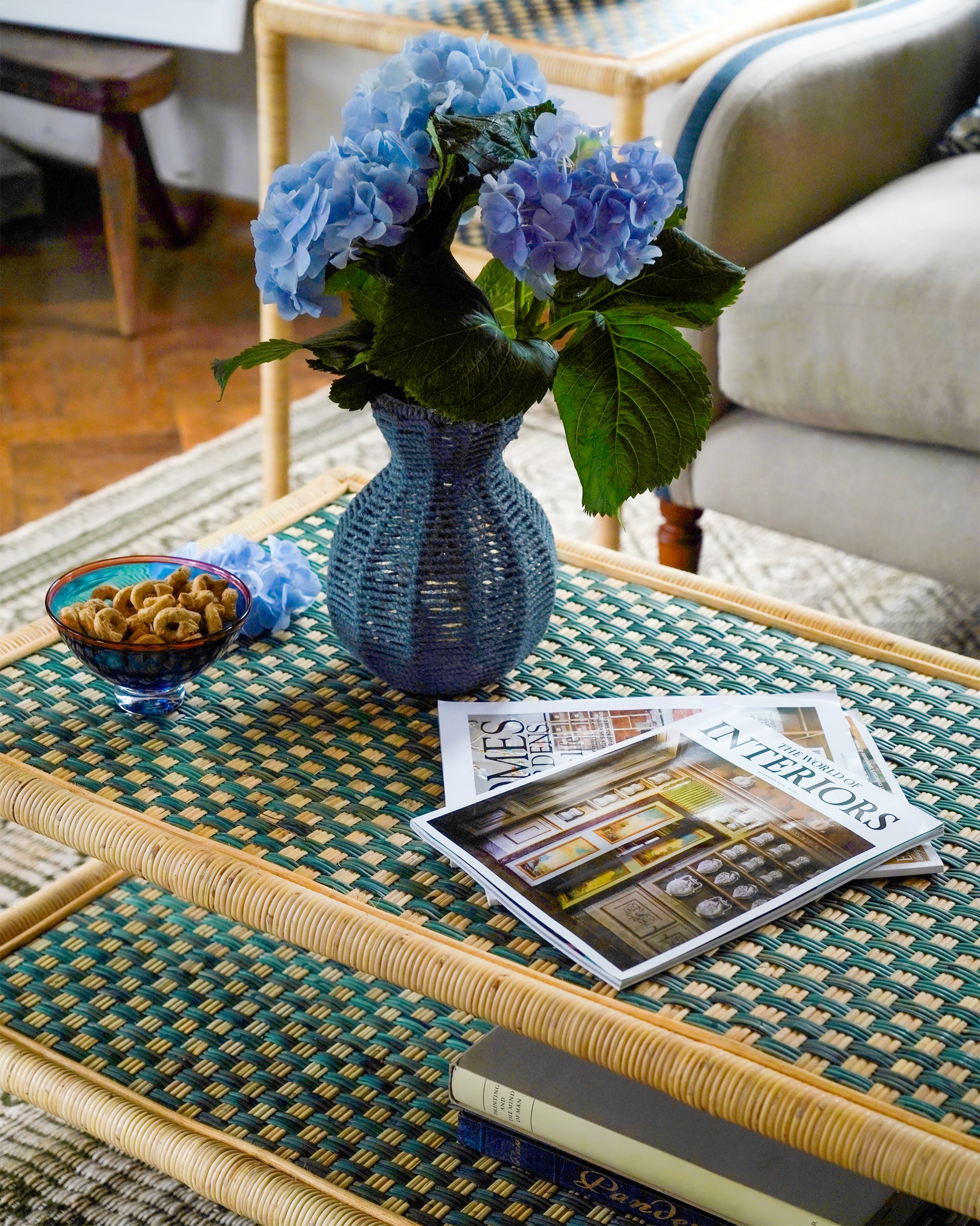 Small String Vase - Blue