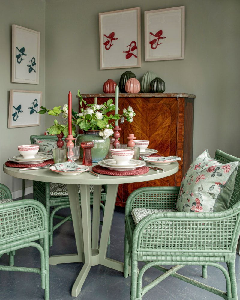 Wensum Pedestal Table - Sage Green