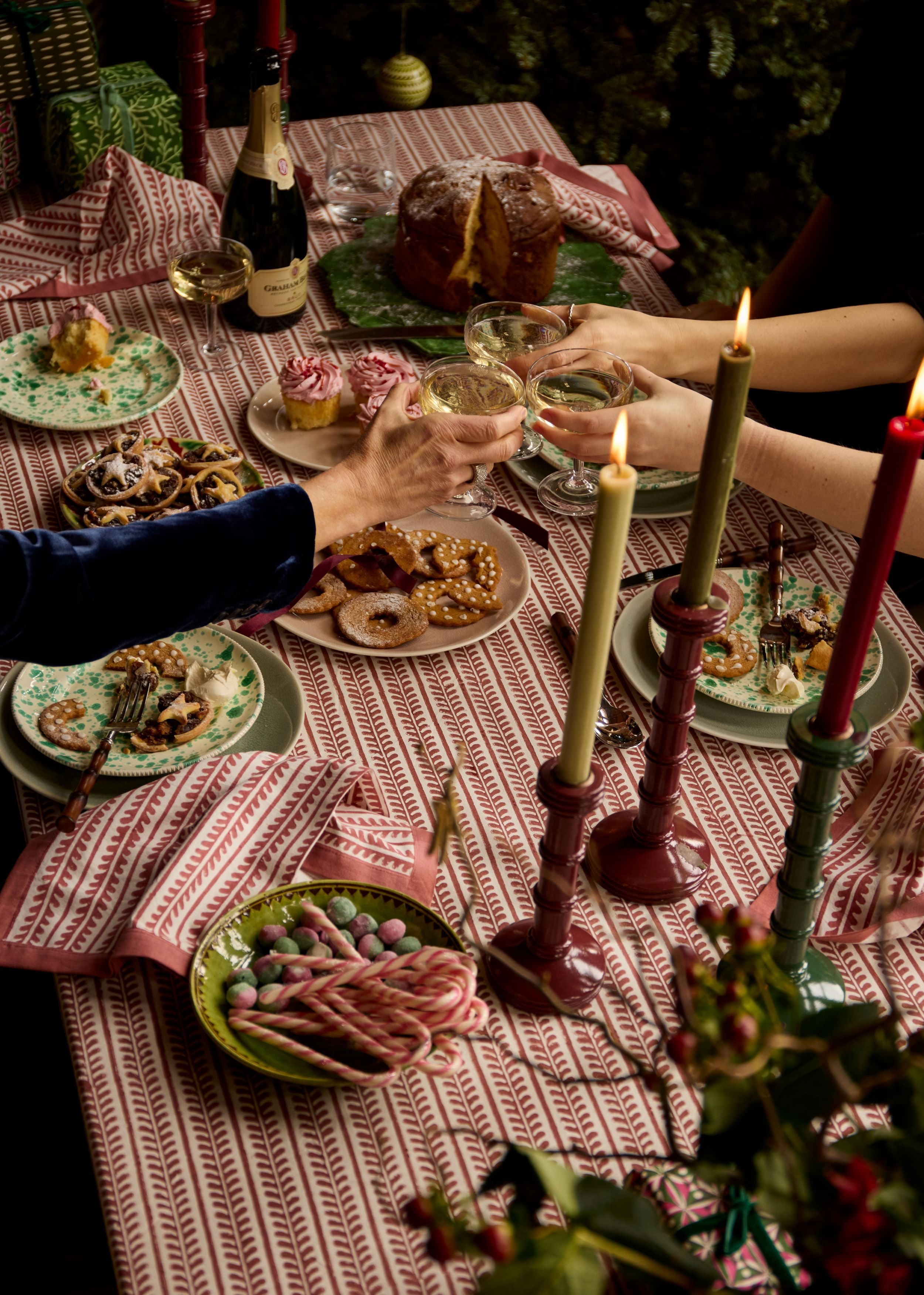 A Feast for the Eyes: The Perfect Christmas Table