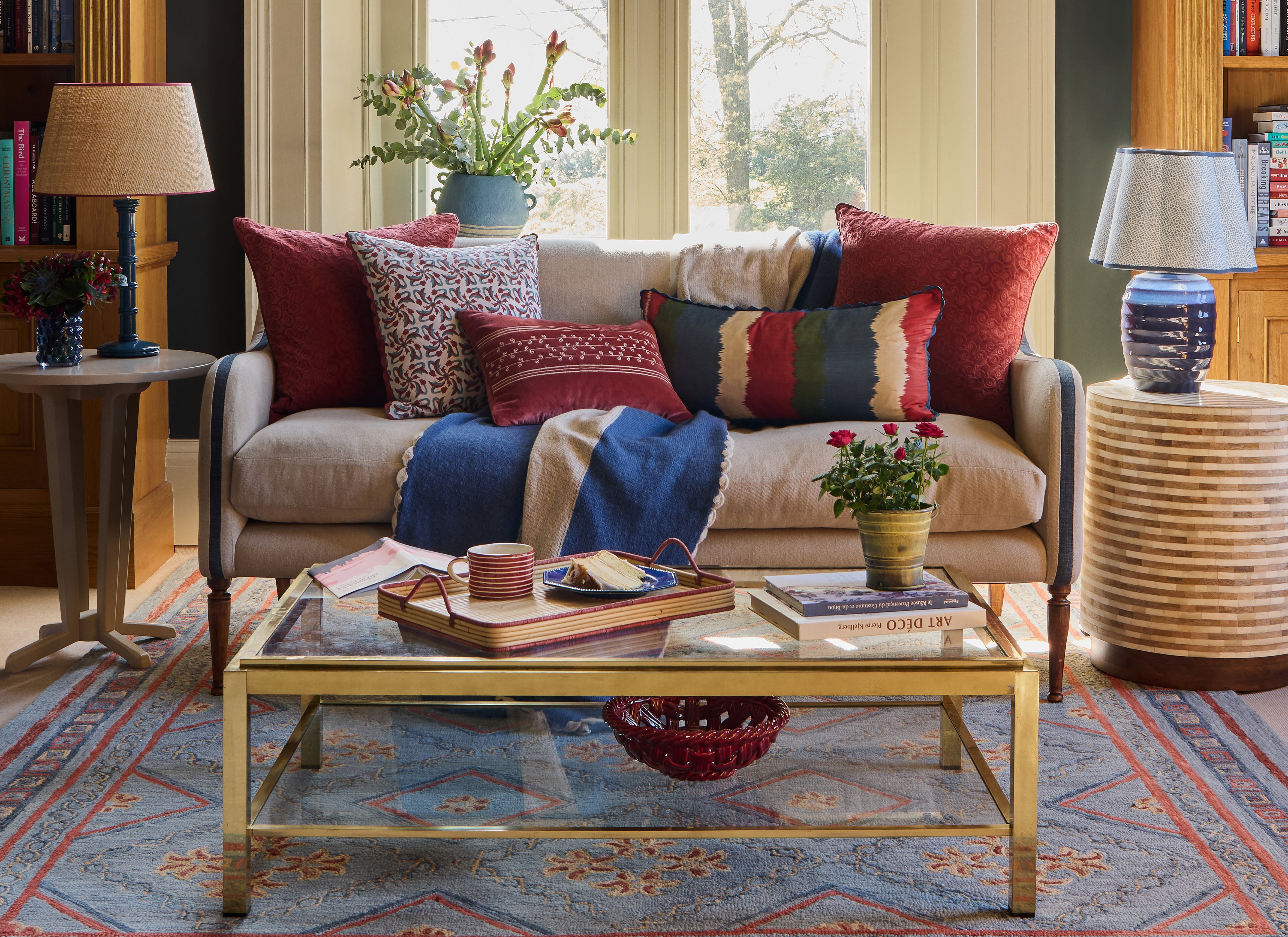 Red and blue sitting room