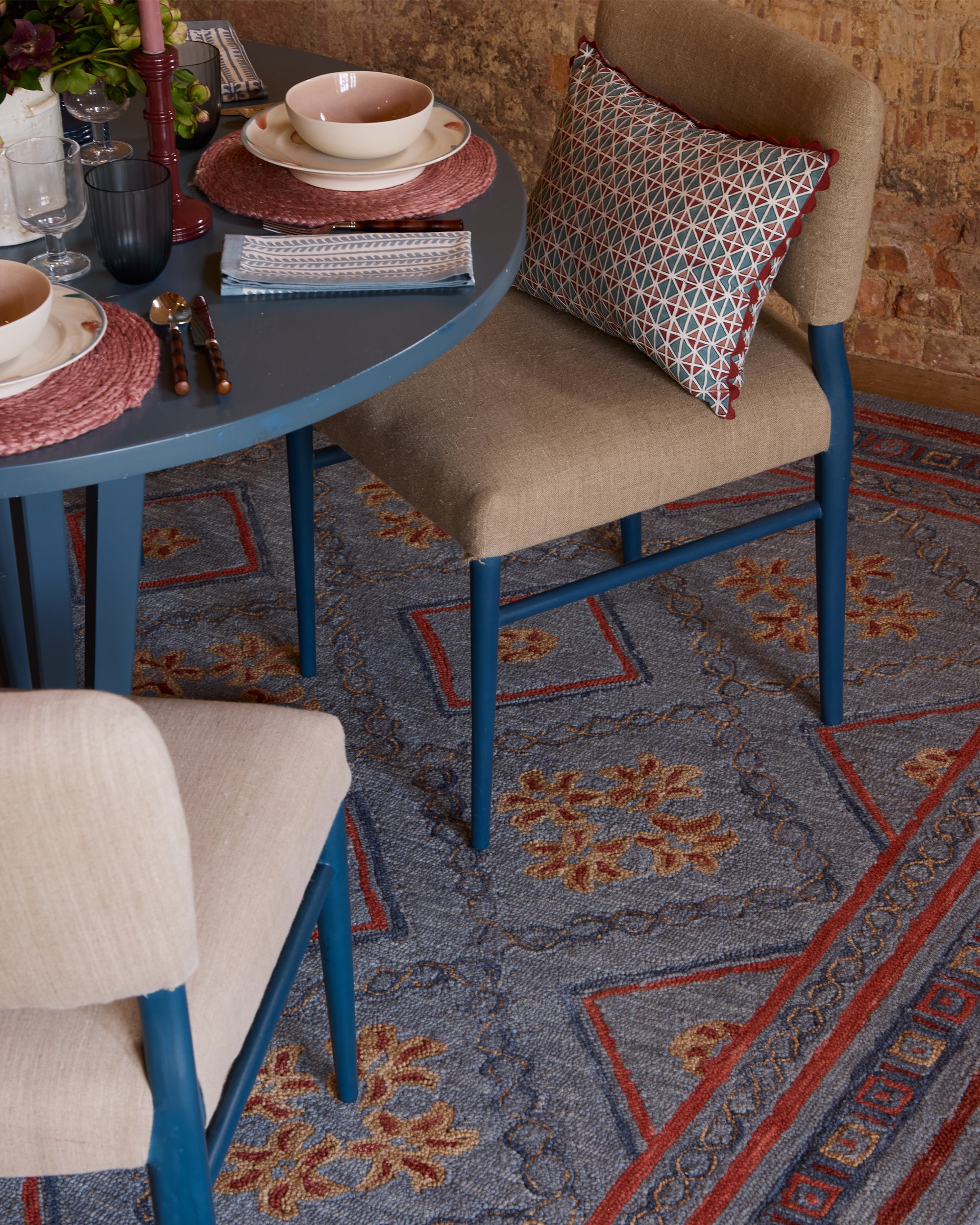 Varuna Hand-tufted Trellis Wool Rug - Blue