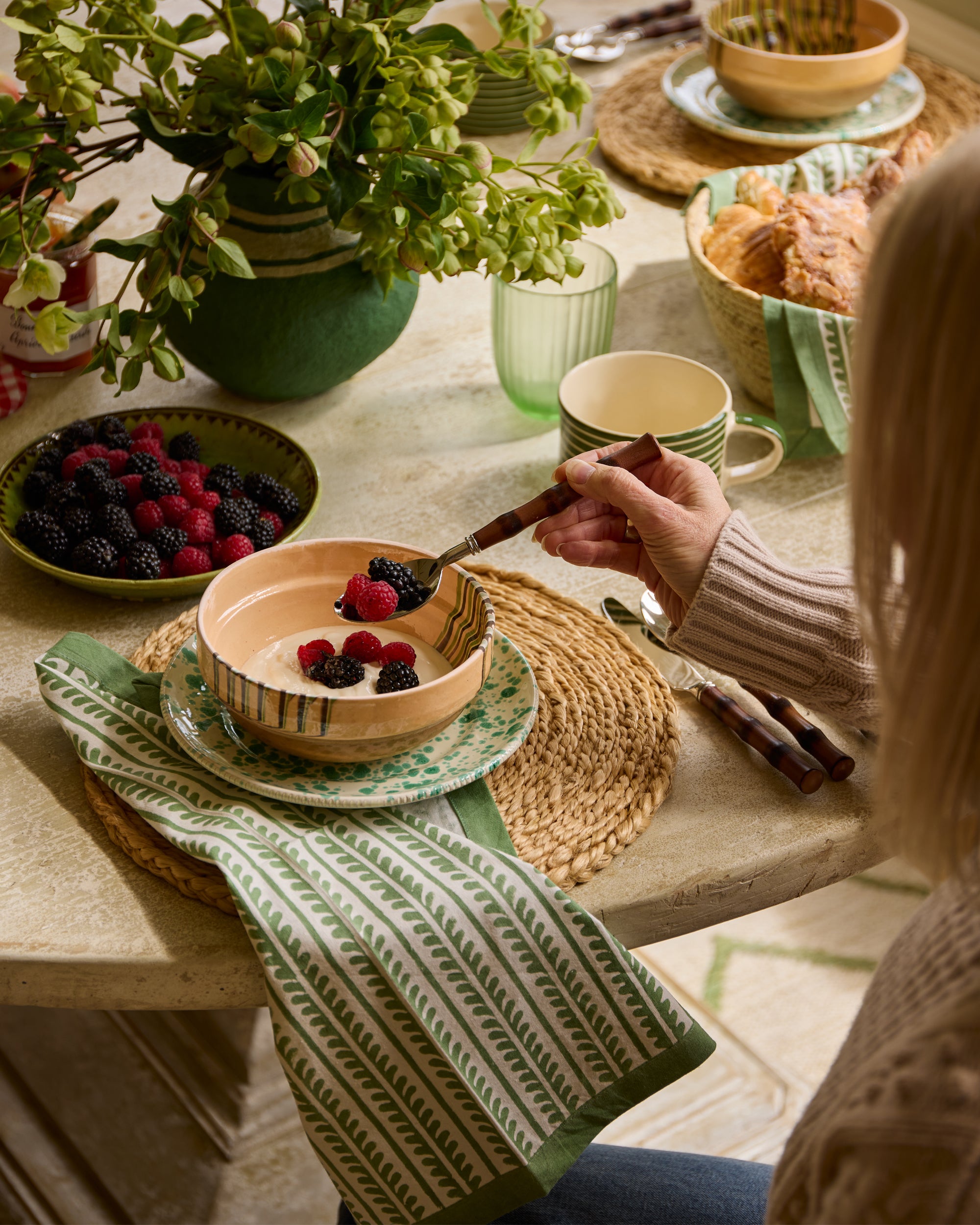 Round Jute Placemats, Set Of Four - Natural