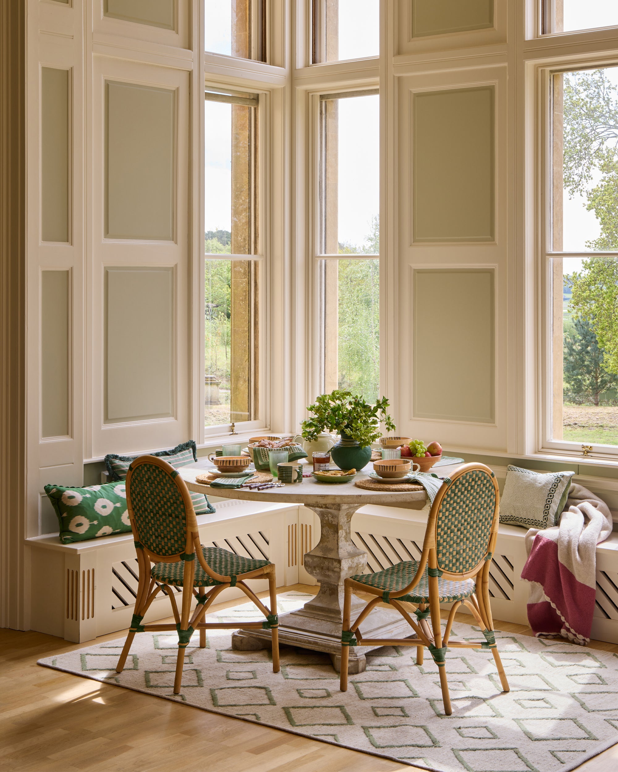 French Painted Pedestal Table