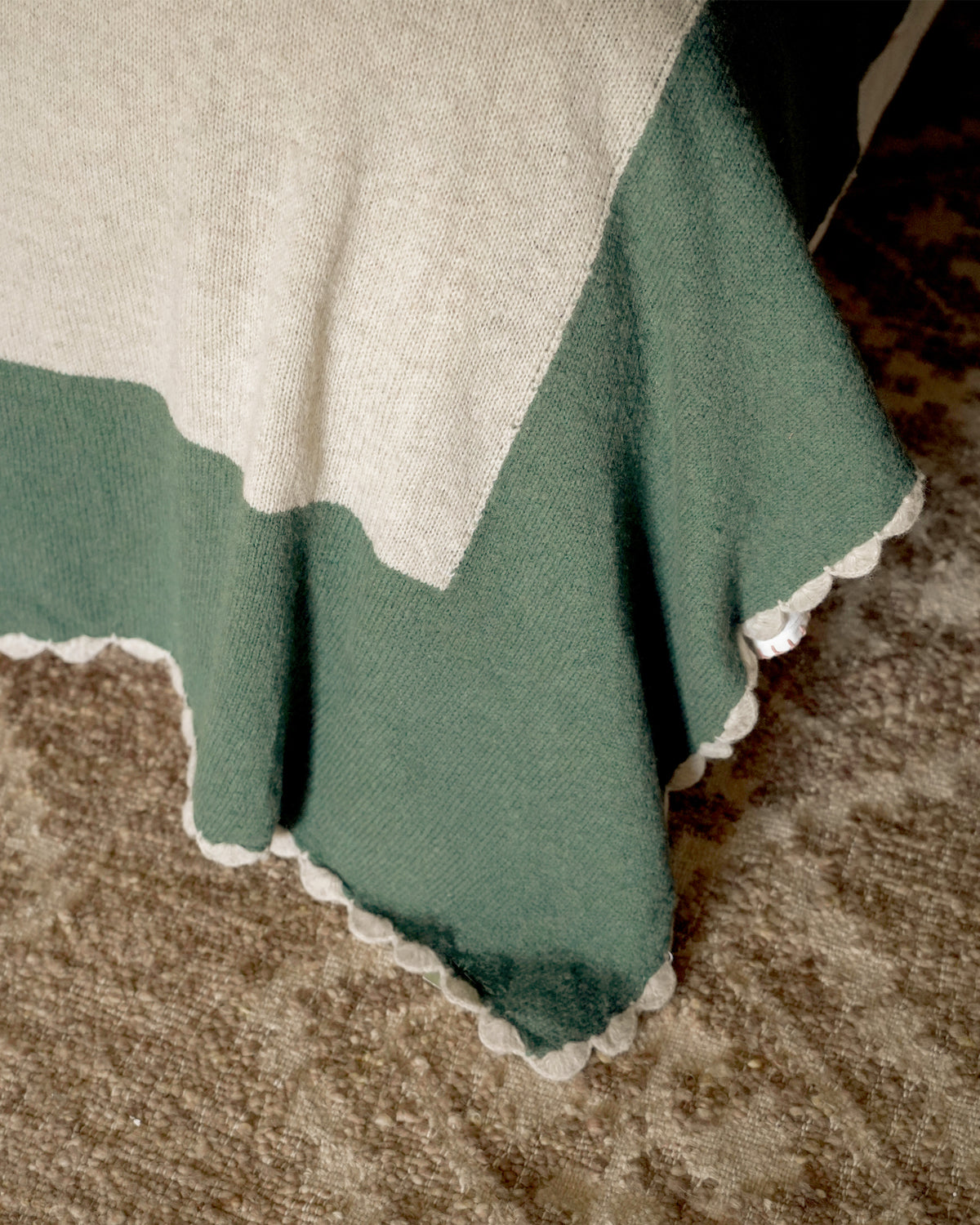 Bordered Knitted Throw - Green