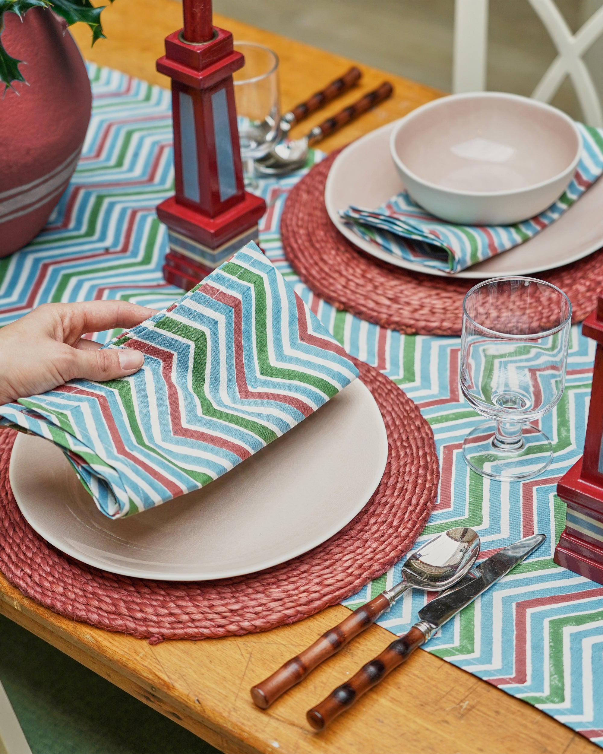 Round Jute Placemat, Set Of Four - Pink