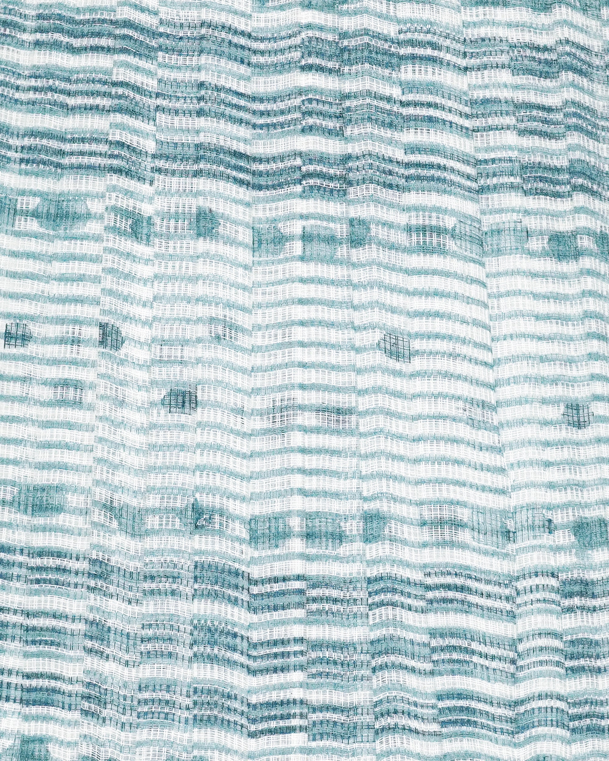 Detail image showcasing the silk blend texture for the Cantero pleated lampshade