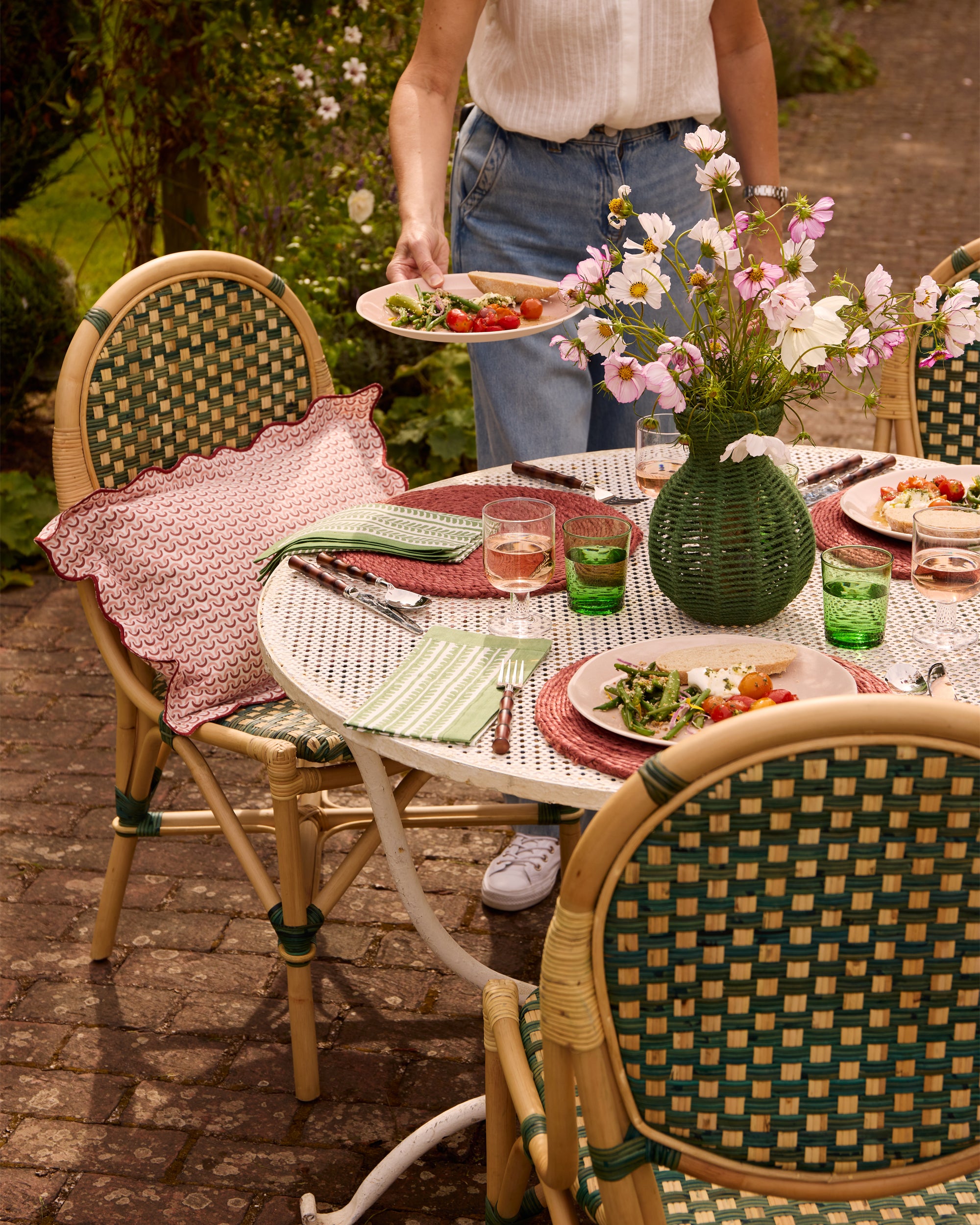 Summer outdoor dining table - Birdie Fortescue dining