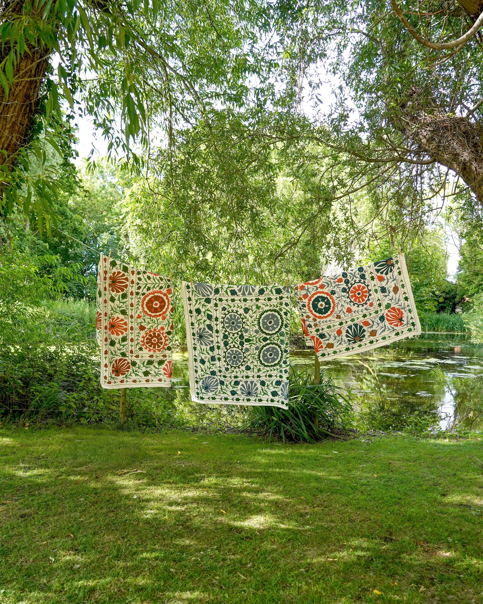 Dumaloq Suzani Throw - Green/Red